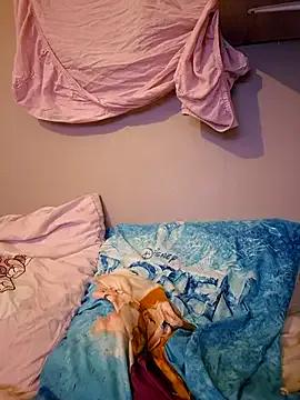 Girlysensuelle — Je m'enfile le gode jusqu'au couille