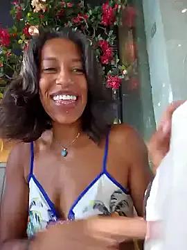 Goldenlace on StripChat