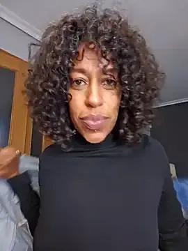 Goldenlace on StripChat