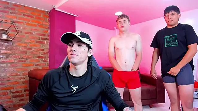 Handsomeboyss19 on StripChat