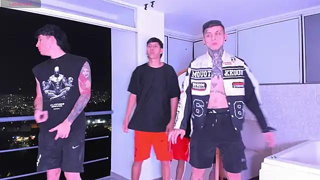 Handsomeboyss19 on StripChat