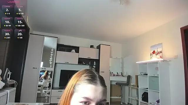 HeatherNextDoor on StripChat