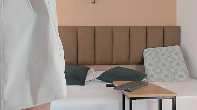 honeygray02 on StripChat