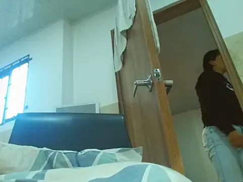 hornymilf_69xxx on StripChat