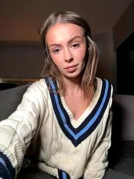 HotBella- on StripChat