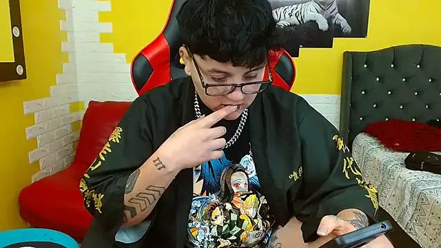 isabeautyx19 on StripChat