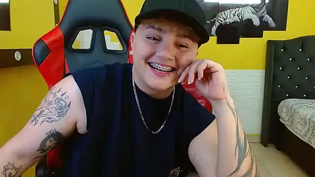 isabeautyx19 on StripChat