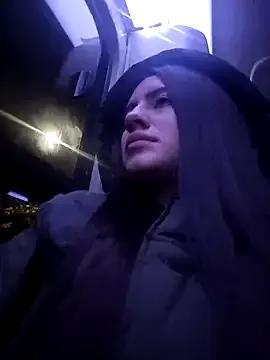 Freechat Isabella21_ on StripChat