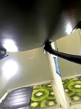 Freechat Isabella21_ on StripChat