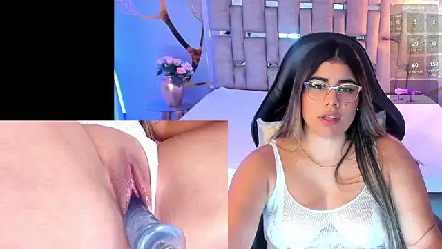 IsaCutie on StripChat