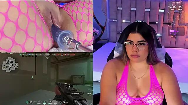 IsaCutie on StripChat