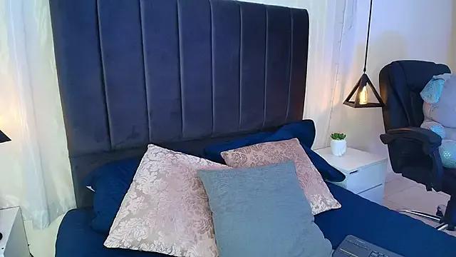 IvyBelle_ on StripChat