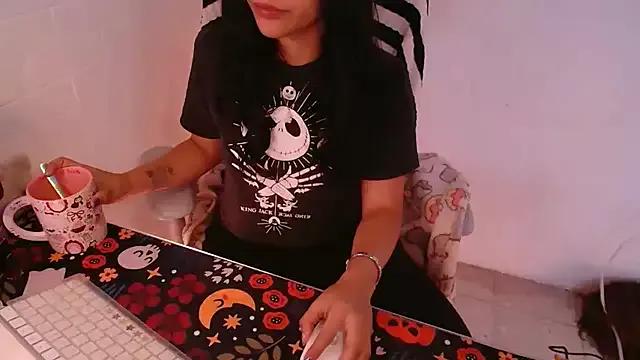 kaithra on StripChat