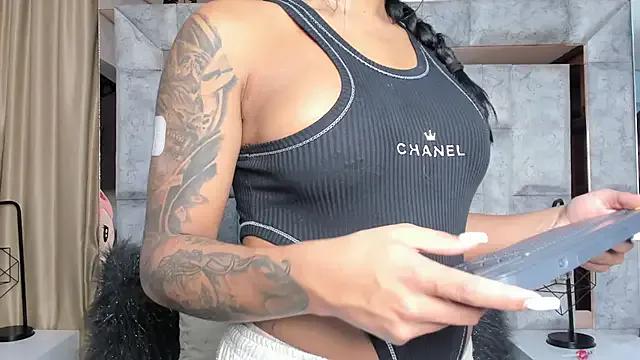 karol_noa on StripChat