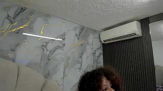 Katemoss70 on StripChat