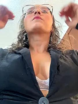 Kay_LustyWife on StripChat