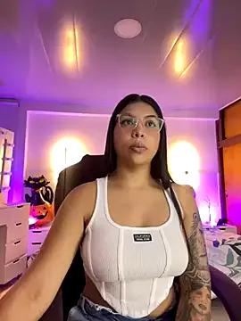 kloe28 on StripChat