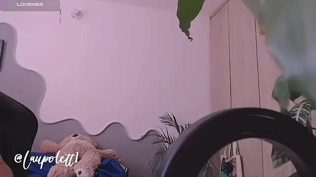 LauPolett on StripChat