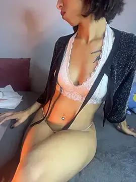 Freechat Layla_ly on StripChat