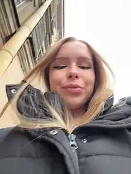 Liza_risky — PULL PANTS DOWN FOR BOOTY VIEW