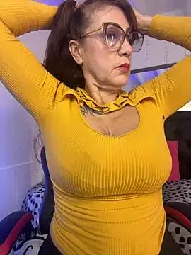 lonely_shewolf —  SHOW BIG TITSsuck