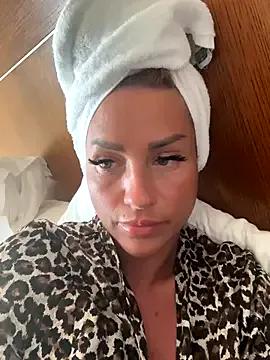 LovingBlondie on StripChat