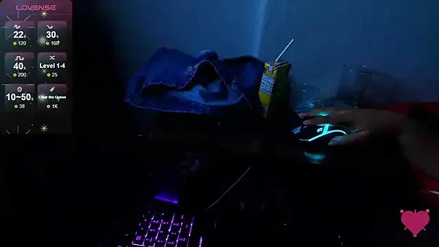 luisahot_9727 on StripChat