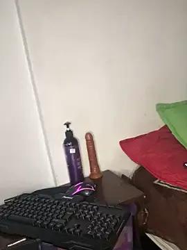 luisahot_9727 on StripChat