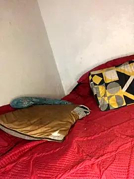 luisahot_9727 on StripChat