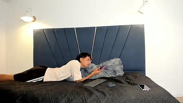 Freechat maicol_cum23 on StripChat