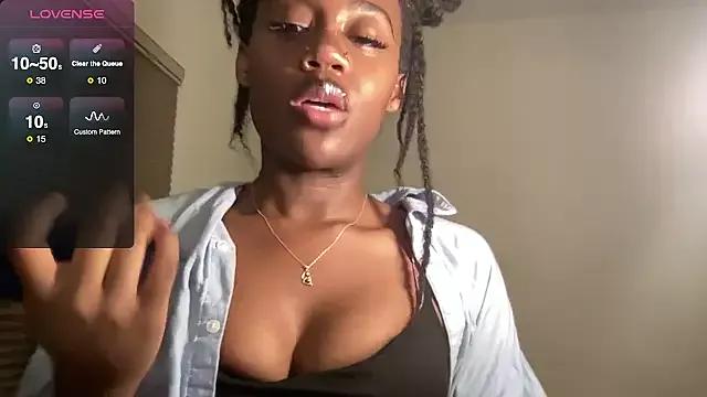 Freechat maskedgirl5005 on StripChat