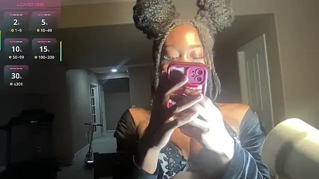 Freechat maskedgirl5005 on StripChat