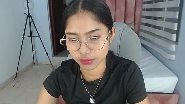 Milaa_Star_ on StripChat