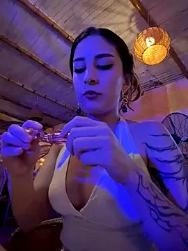 Freechat Mon_Cherry on StripChat