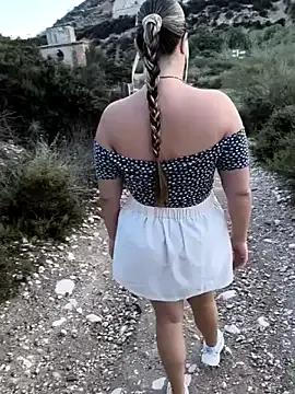 Mona_Plus on StripChat