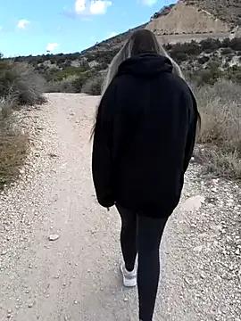 Mona_Plus on StripChat