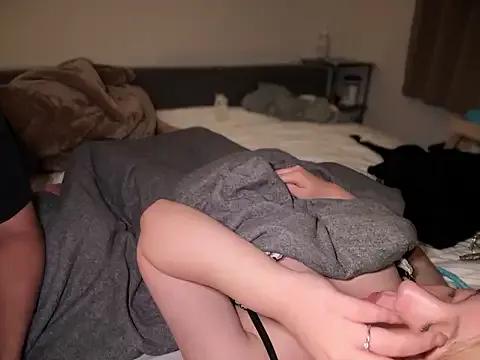 Group NANAchan_R on StripChat