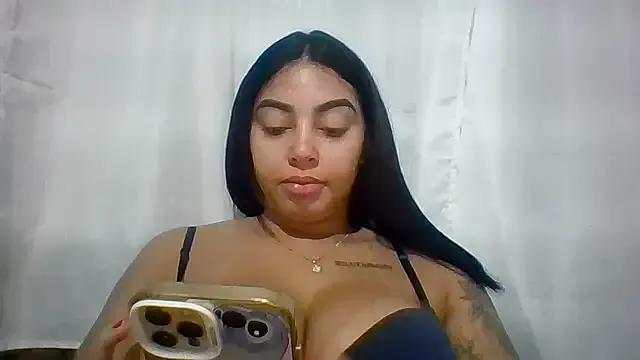 Freechat Nandinha777 on StripChat