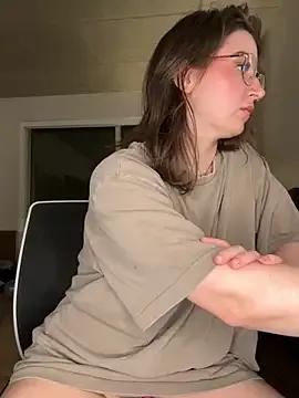 Freechat nerdynina on StripChat