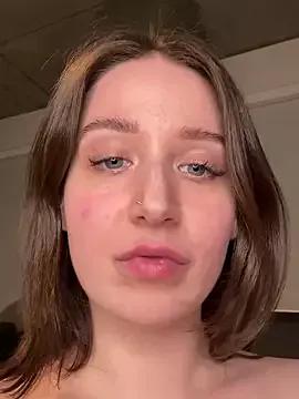 Freechat nerdynina on StripChat