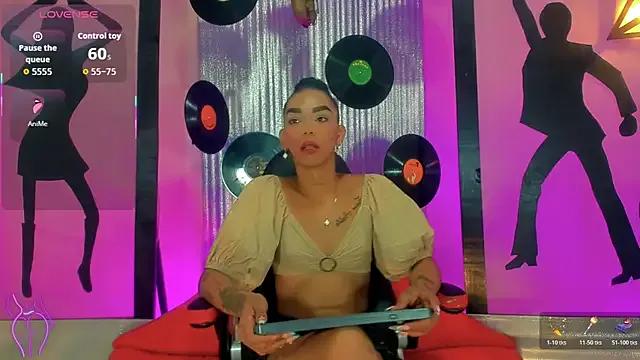 Freechat nickyminach_ on StripChat