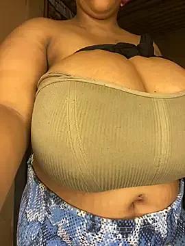 NonoGotBoobies on StripChat