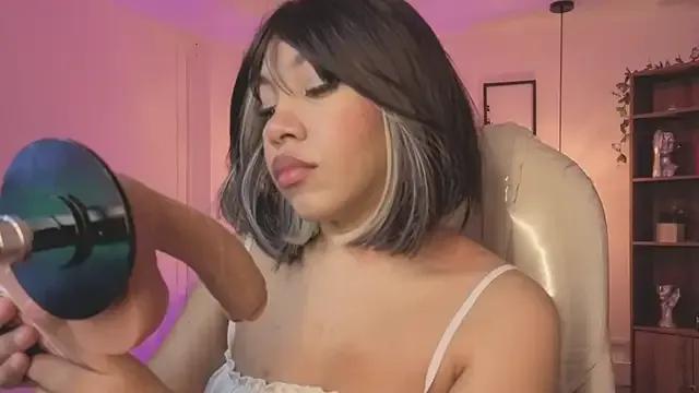 Olivia_ds on StripChat