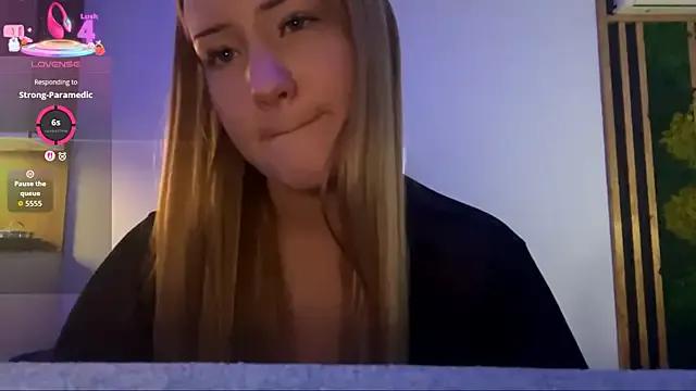 PandaFluff on StripChat