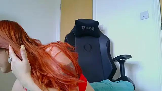 Petite_Juicy_Olive on StripChat