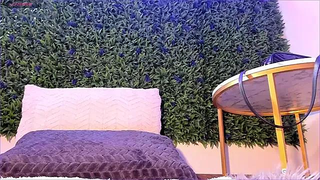 Freechat realhotfallingdevil on StripChat