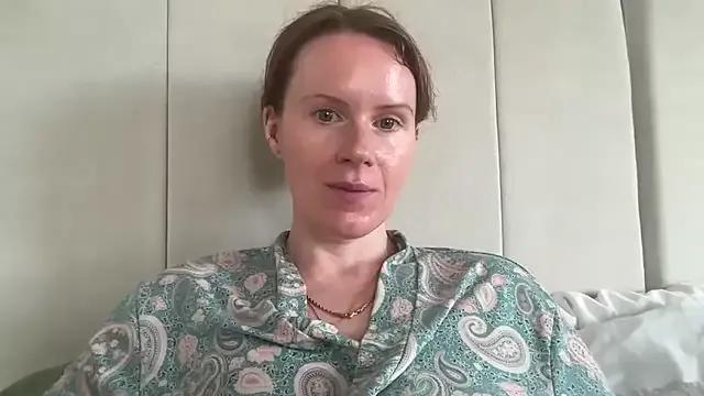 redheadrosie69 on StripChat