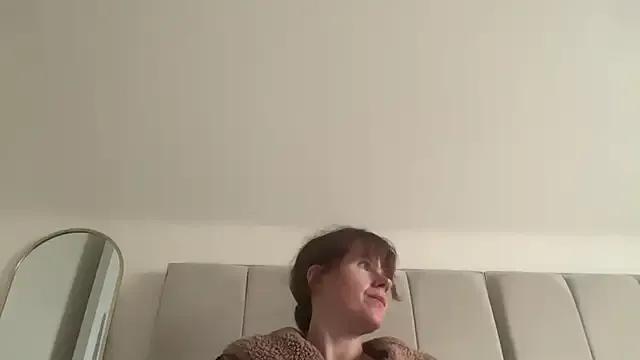 redheadrosie69 on StripChat