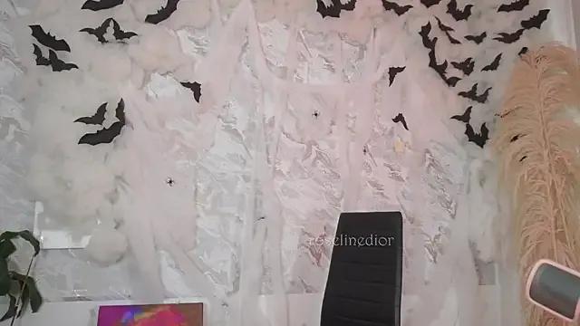 Freechat roselinedior on StripChat