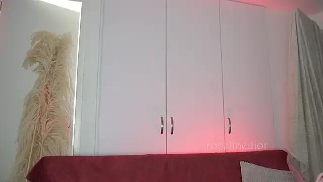 Freechat roselinedior on StripChat